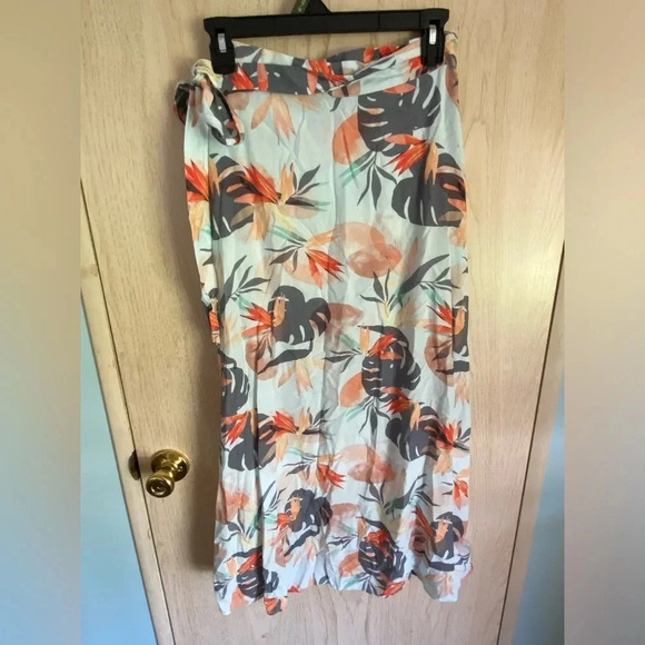 Shore Tropical Print Rayon Wrap Skirt Sz Medium - Picture 9 of 11